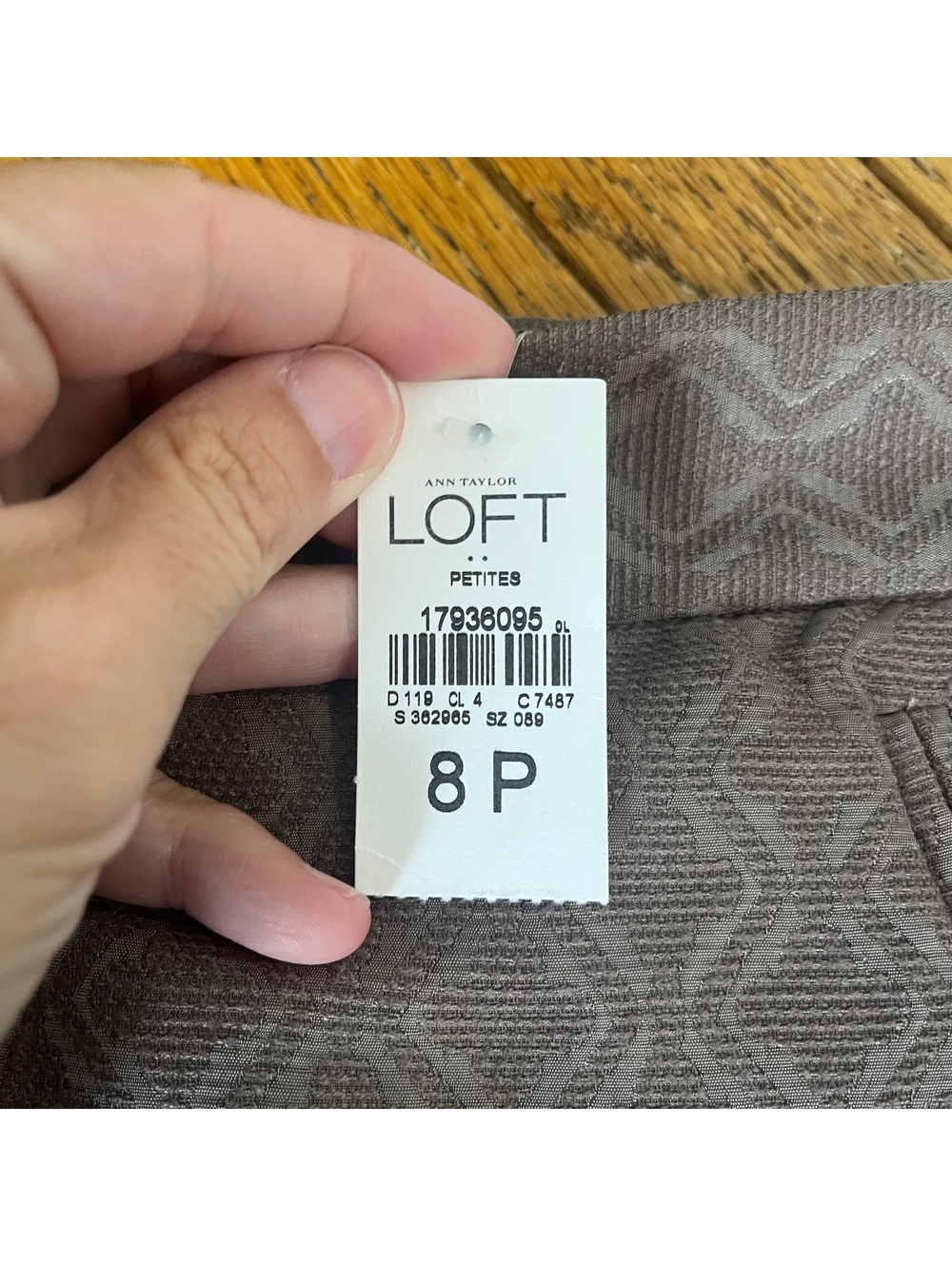 Ann Taylor LOFT Petites Textured Mini Skirt Size 8P - Picture 2 of 4